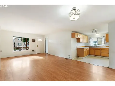629 NE 10th Street Mcminnville OR 97128