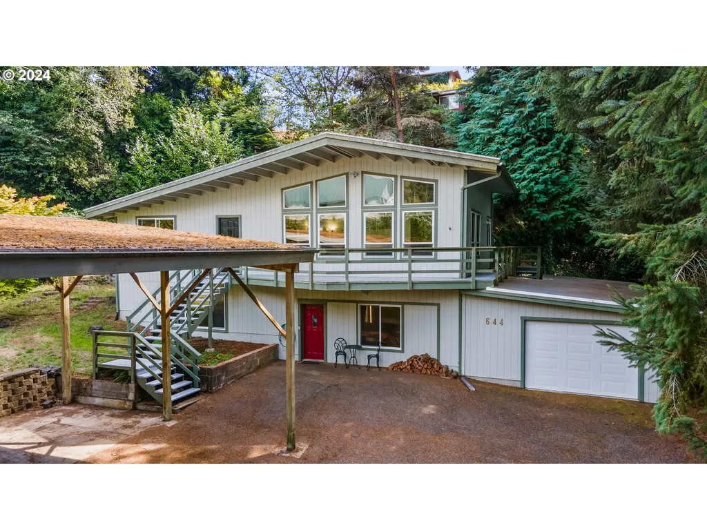 644 13th Court Coos Bay OR 97420