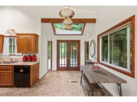 644 13th Court Coos Bay OR 97420