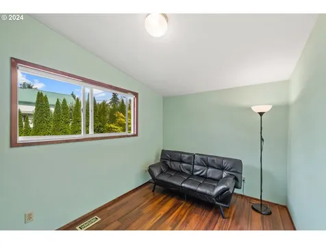 644 13th Court Coos Bay OR 97420