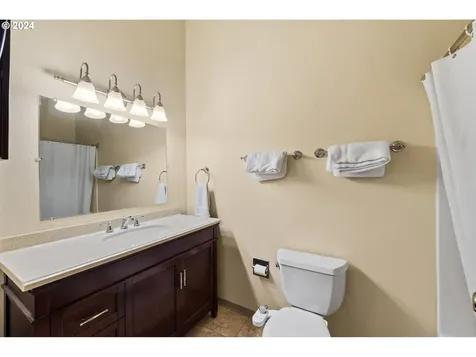 644 13th Court Coos Bay OR 97420