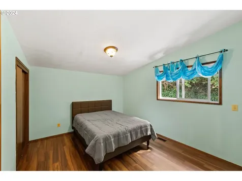 644 13th Court Coos Bay OR 97420