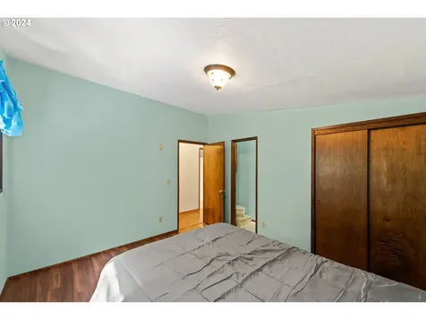 644 13th Court Coos Bay OR 97420