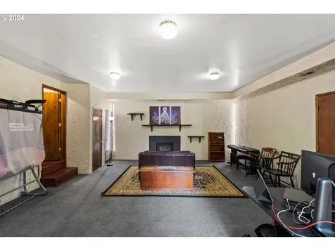 644 13th Court Coos Bay OR 97420