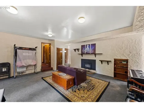 644 13th Court Coos Bay OR 97420