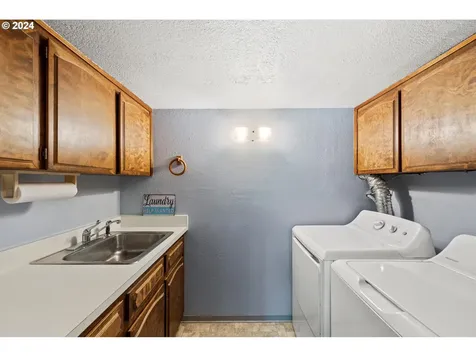 644 13th Court Coos Bay OR 97420