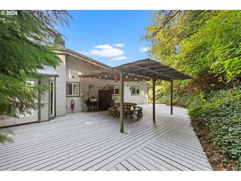644 13th Court Coos Bay OR 97420
