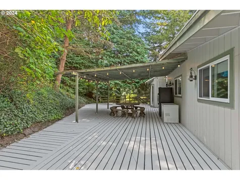 644 13th Court Coos Bay OR 97420