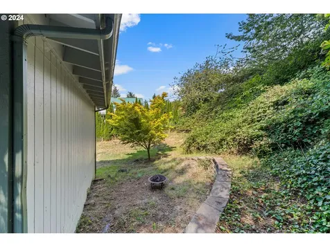 644 13th Court Coos Bay OR 97420