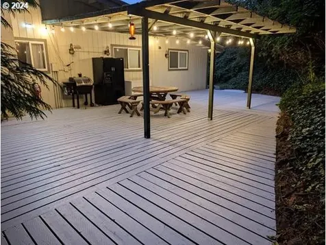 644 13th Court Coos Bay OR 97420