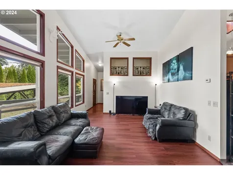 644 13th Court Coos Bay OR 97420