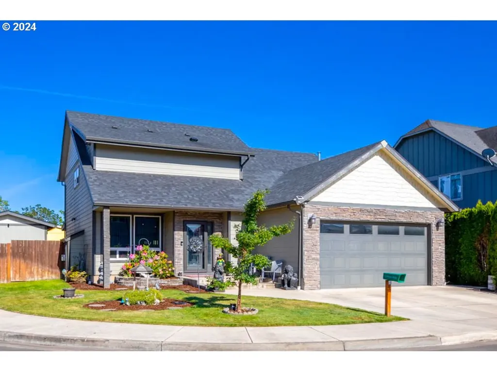 1733 Brandy Way Springfield OR 97477