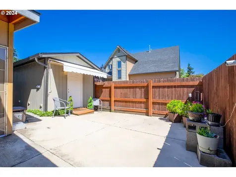 1733 Brandy Way Springfield OR 97477
