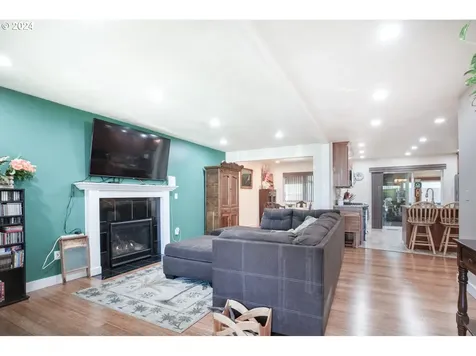 1733 Brandy Way Springfield OR 97477