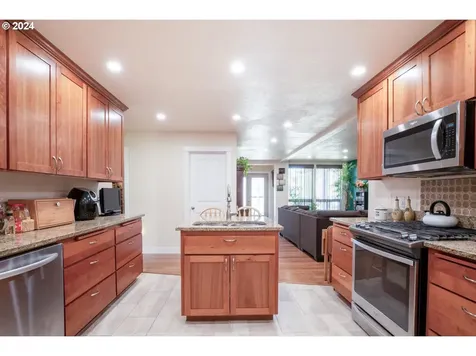 1733 Brandy Way Springfield OR 97477