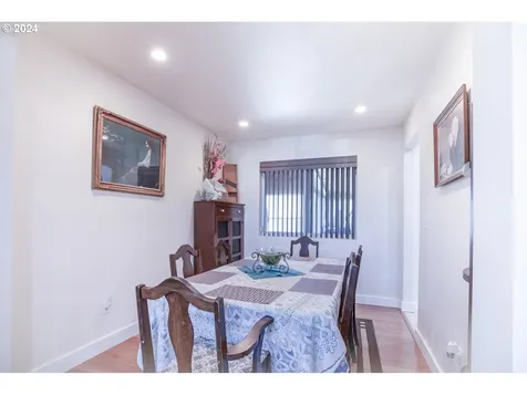 1733 Brandy Way Springfield OR 97477