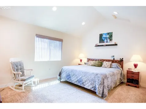 1733 Brandy Way Springfield OR 97477