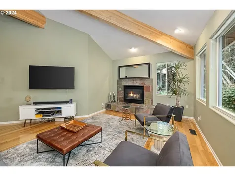 1110 Sw Walking Wood Depoe Bay OR 97341