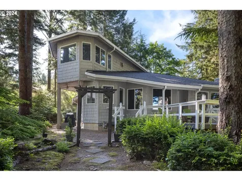 1110 Sw Walking Wood Depoe Bay OR 97341