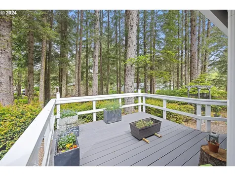 1110 Sw Walking Wood Depoe Bay OR 97341