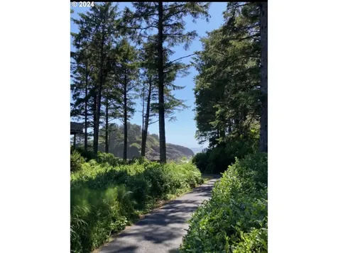 1110 Sw Walking Wood Depoe Bay OR 97341