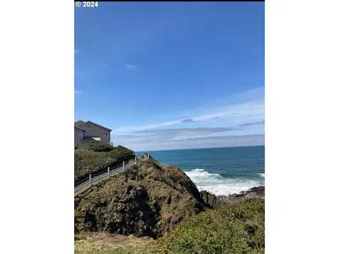1110 Sw Walking Wood Depoe Bay OR 97341