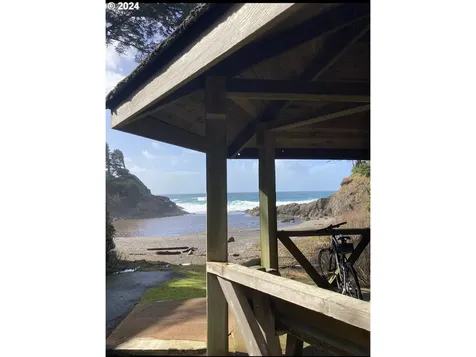 1110 Sw Walking Wood Depoe Bay OR 97341