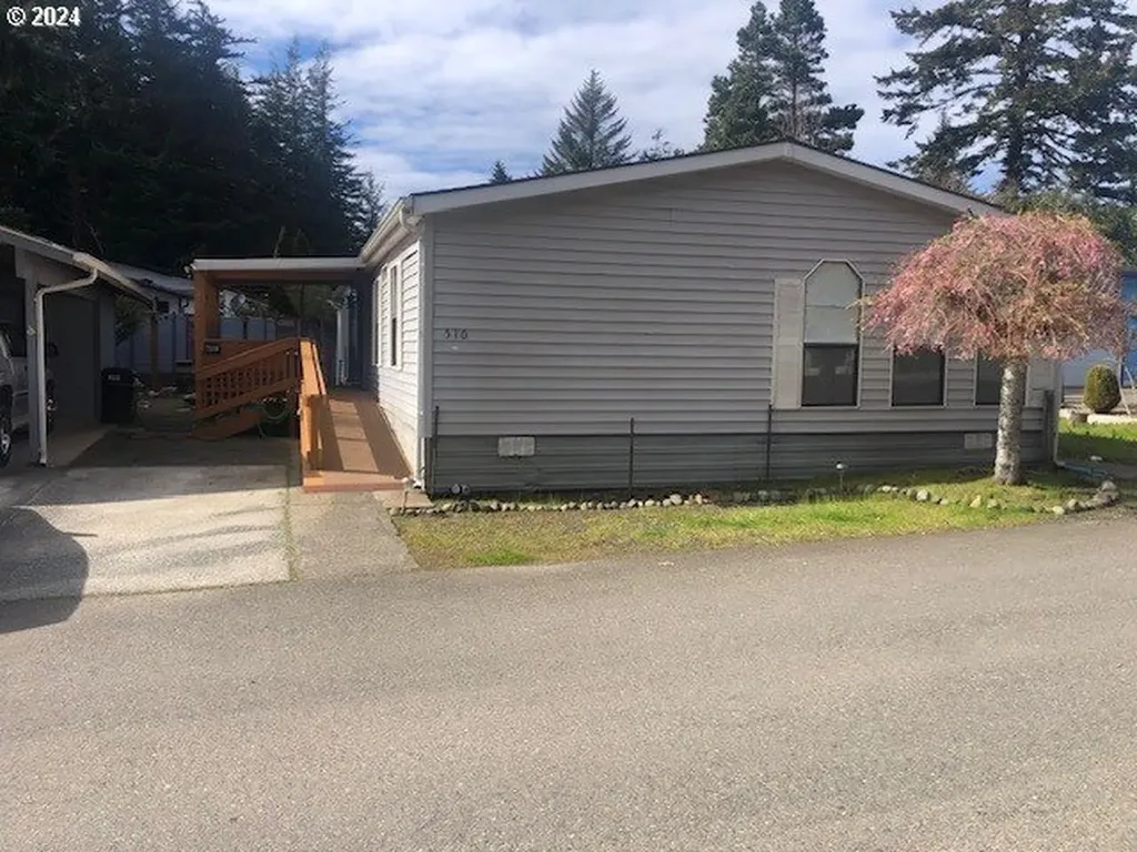 510 Shorepines Place Coos Bay OR 97420