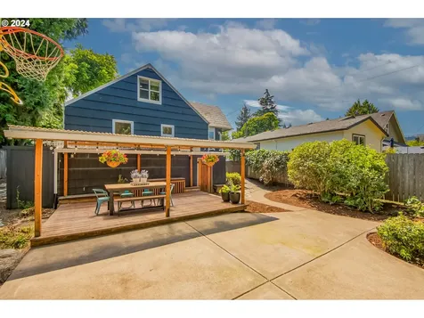 9223 N Bristol Avenue Portland OR 97203