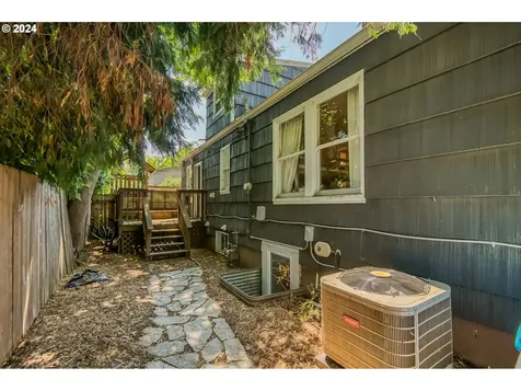 9223 N Bristol Avenue Portland OR 97203