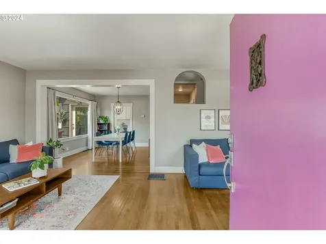 9223 N Bristol Avenue Portland OR 97203
