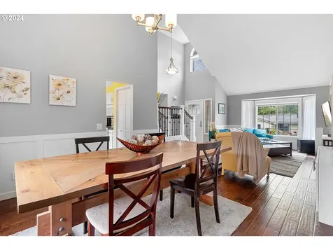 10820 SW 57th Place Portland OR 97219