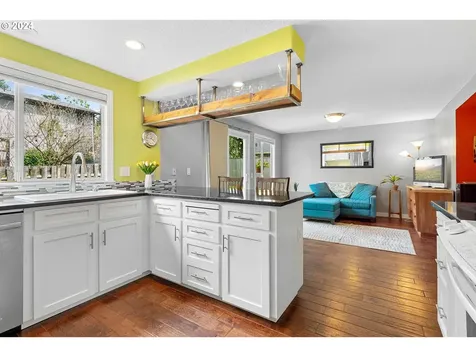 10820 SW 57th Place Portland OR 97219