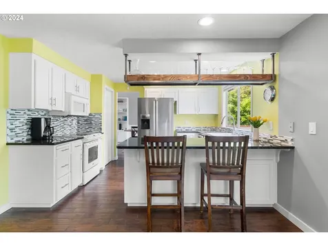 10820 SW 57th Place Portland OR 97219