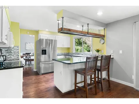 10820 SW 57th Place Portland OR 97219
