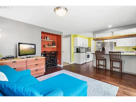 10820 SW 57th Place Portland OR 97219