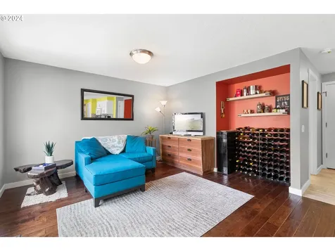 10820 SW 57th Place Portland OR 97219