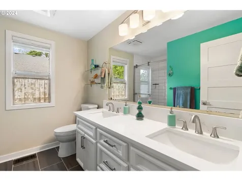 10820 SW 57th Place Portland OR 97219