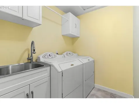 10820 SW 57th Place Portland OR 97219