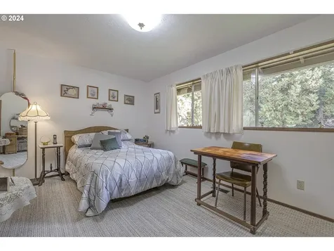 585 Se 59th Court Hillsboro OR 97123