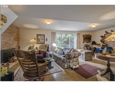585 Se 59th Court Hillsboro OR 97123