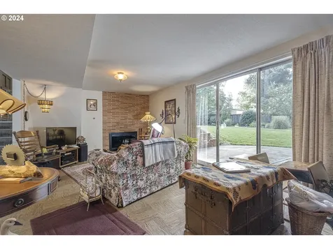 585 Se 59th Court Hillsboro OR 97123