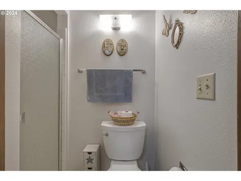 585 Se 59th Court Hillsboro OR 97123