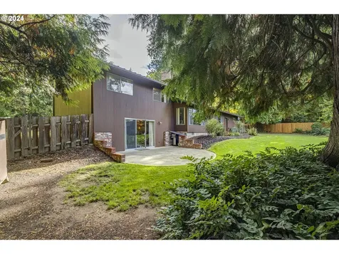 585 Se 59th Court Hillsboro OR 97123