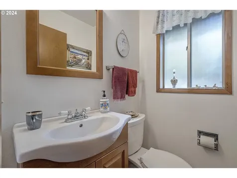 585 Se 59th Court Hillsboro OR 97123