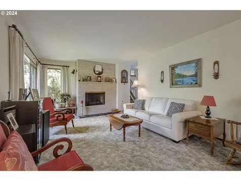 585 Se 59th Court Hillsboro OR 97123