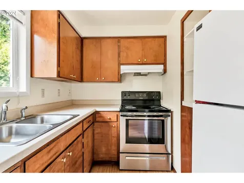 1890 Regina Street Eugene OR 97402