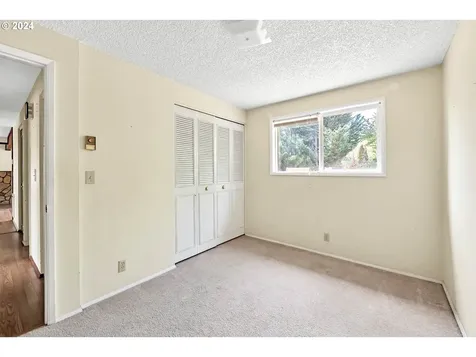 1890 Regina Street Eugene OR 97402