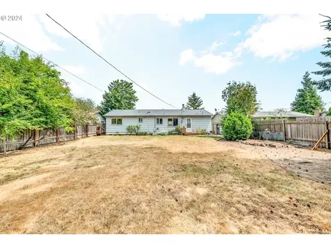 1890 Regina Street Eugene OR 97402
