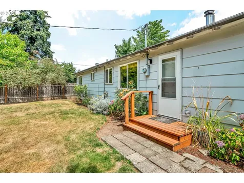 1890 Regina Street Eugene OR 97402